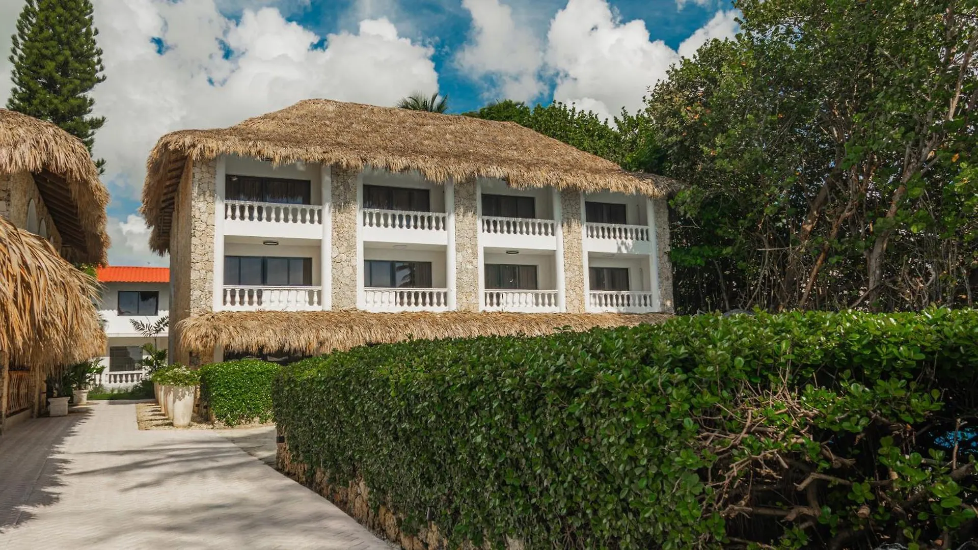 Tribe Resort Guayacanes